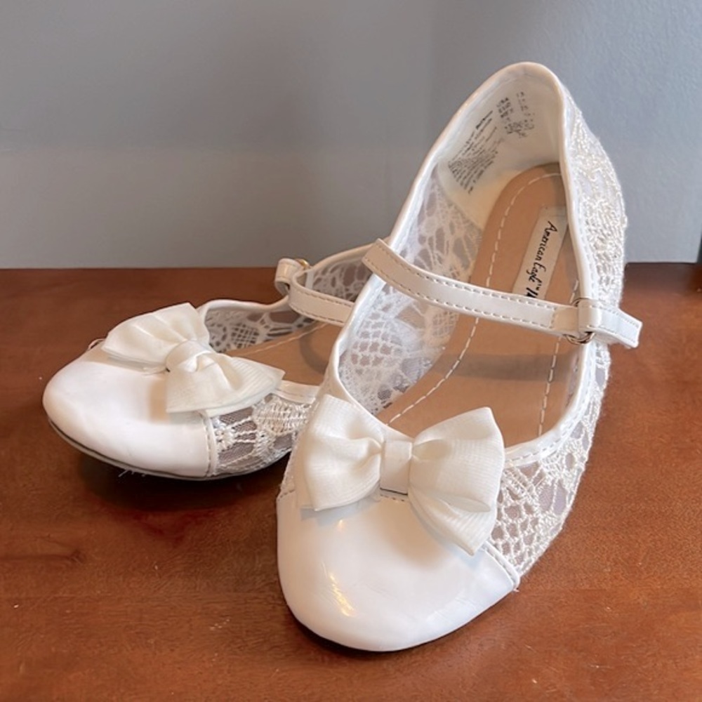 American Eagle ballet flats dress shoes white lace  Size 13